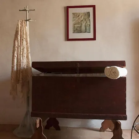 בית נופש Borgo Petelia, Casa Centro, Antica Abitazione Calabrese Con Giardino, Ristrutturata סטרונגולי
