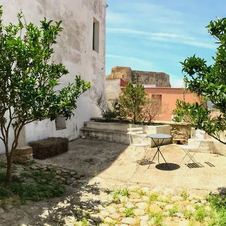 Borgo Petelia, Casa Centro, Antica Abitazione Calabrese Con Giardino, Ristrutturata Strongoli