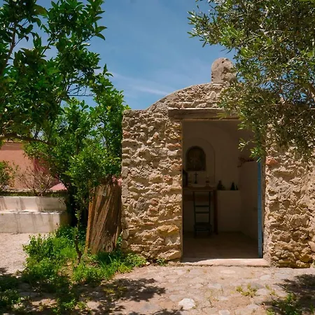 Borgo Petelia, Casa Centro, Antica Abitazione Calabrese Con Giardino, Ristrutturata Strongoli