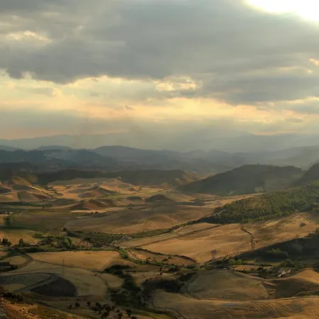 Borgo Petelia, Casa Centro, Antica Abitazione Calabrese Con Giardino, Ristrutturata Ferienhaus *