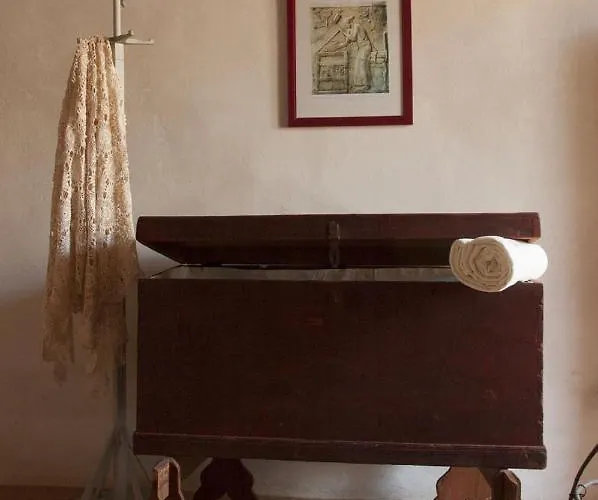 בית נופש Borgo Petelia, Casa Centro, Antica Abitazione Calabrese Con Giardino, Ristrutturata סטרונגולי