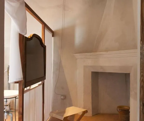 Borgo Petelia, Casa Centro, Antica Abitazione Calabrese Con Giardino, Ristrutturata * סטרונגולי