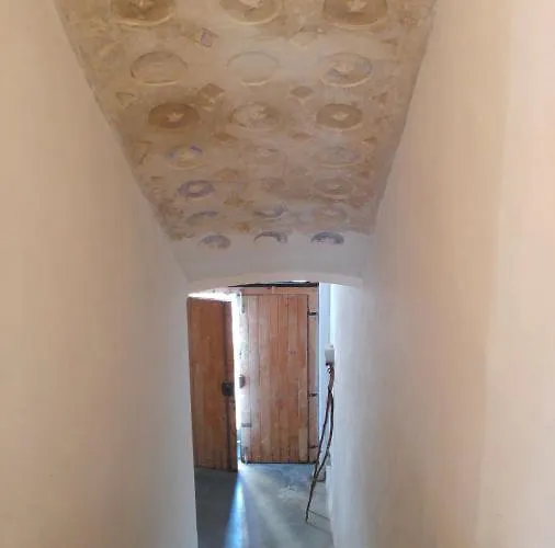 Borgo Petelia, Casa Centro, Antica Abitazione Calabrese Con Giardino, Ristrutturata